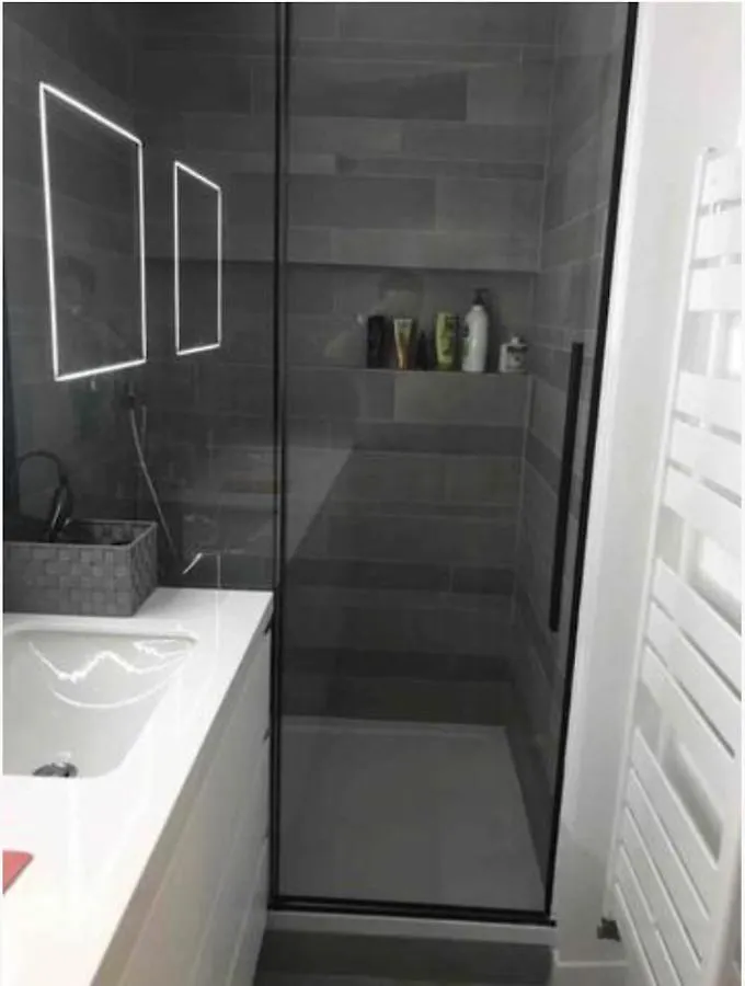 Апартаменты Appartement Bastille - Clair Et Idealement Situe Париж Франция
